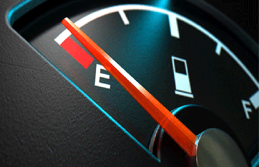 زمانی که چراغ سوخت بنزین روشن میشود، چند کیلومتر دیگر می توان رانندگی کرد؟